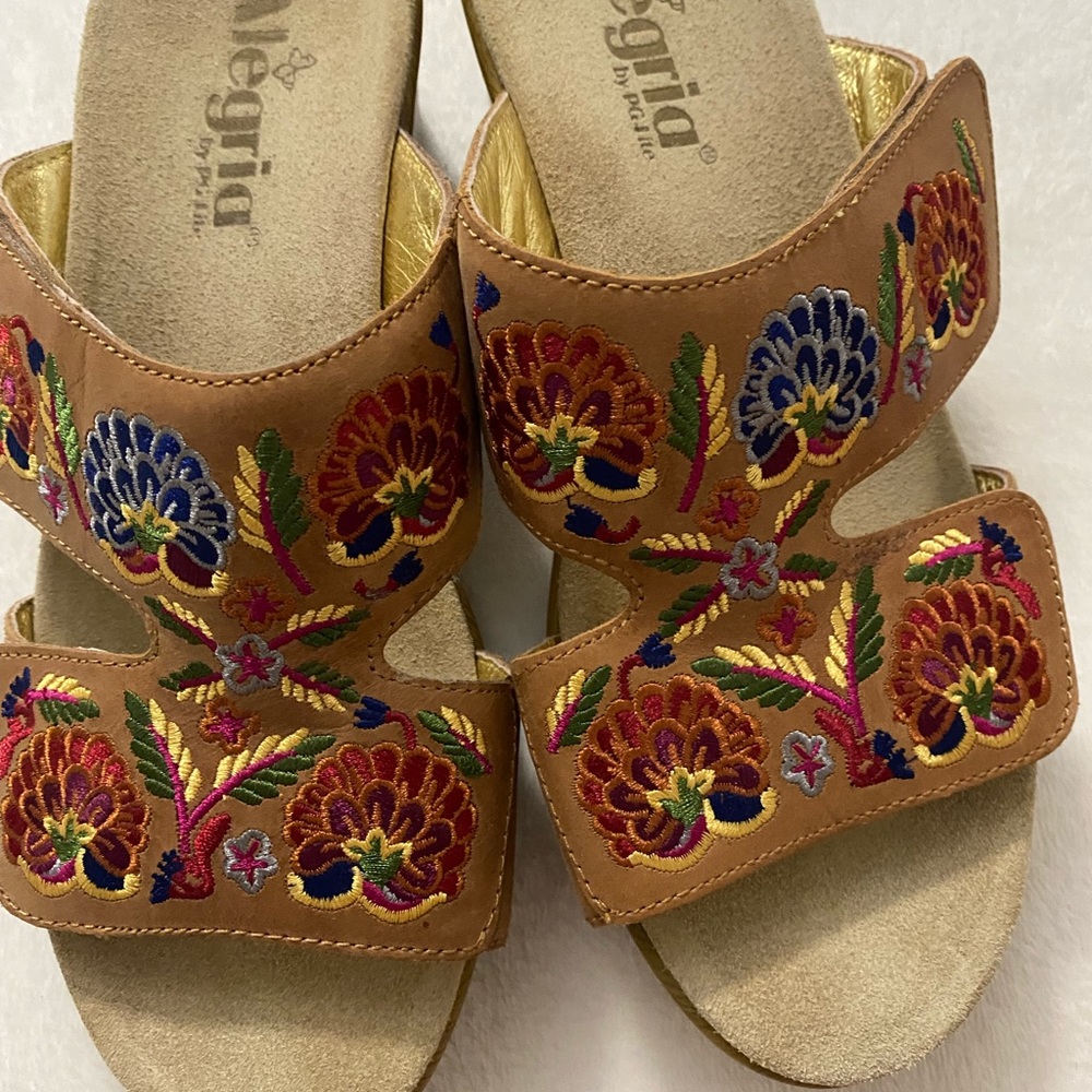 Algeria embroidered wedge sandals